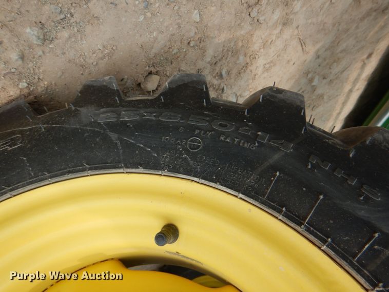 image for item IR9034 2017 John Deere 3025E  MFWD tractor