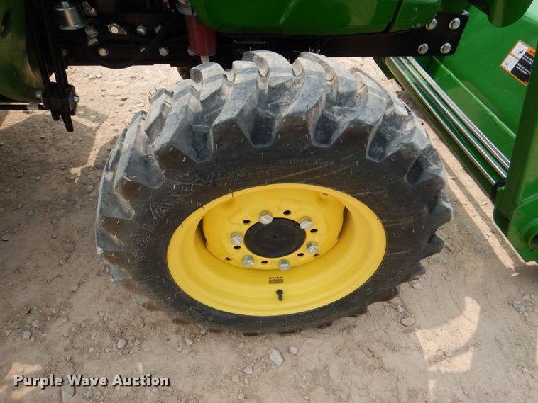 image for item IR9034 2017 John Deere 3025E  MFWD tractor