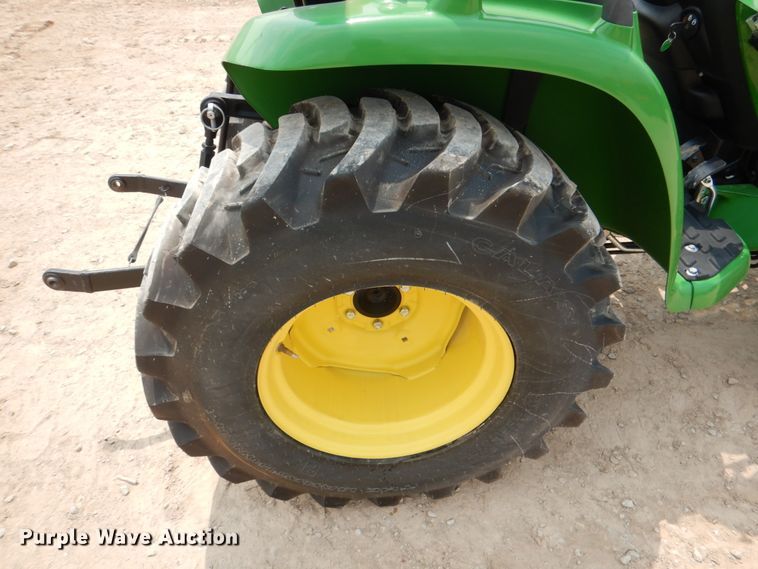 image for item IR9034 2017 John Deere 3025E  MFWD tractor