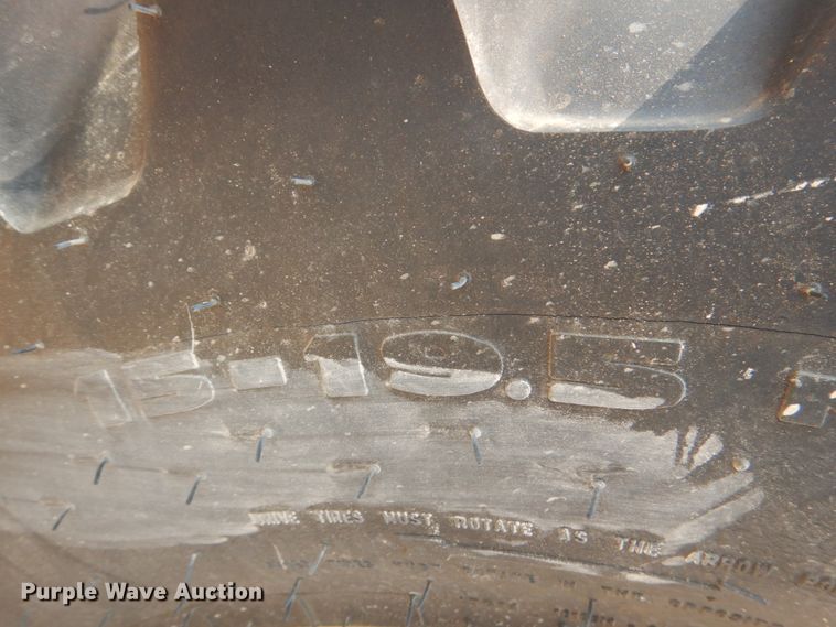 image for item IR9034 2017 John Deere 3025E  MFWD tractor