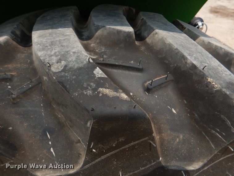 image for item IR9034 2017 John Deere 3025E  MFWD tractor