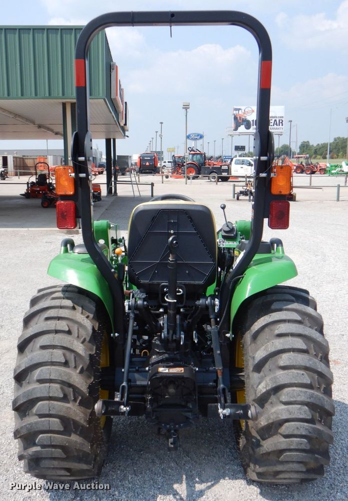 image for item IR9037 2017 John Deere 3025E  MFWD tractor
