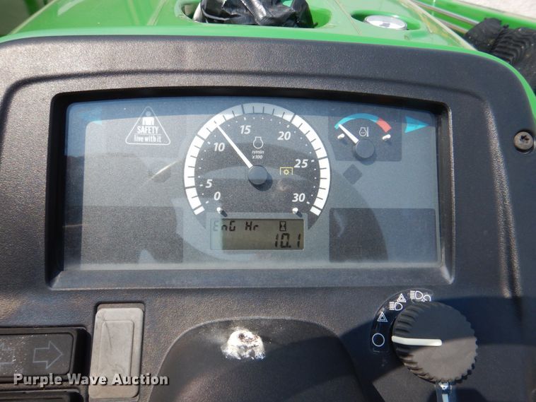 image for item IR9037 2017 John Deere 3025E  MFWD tractor