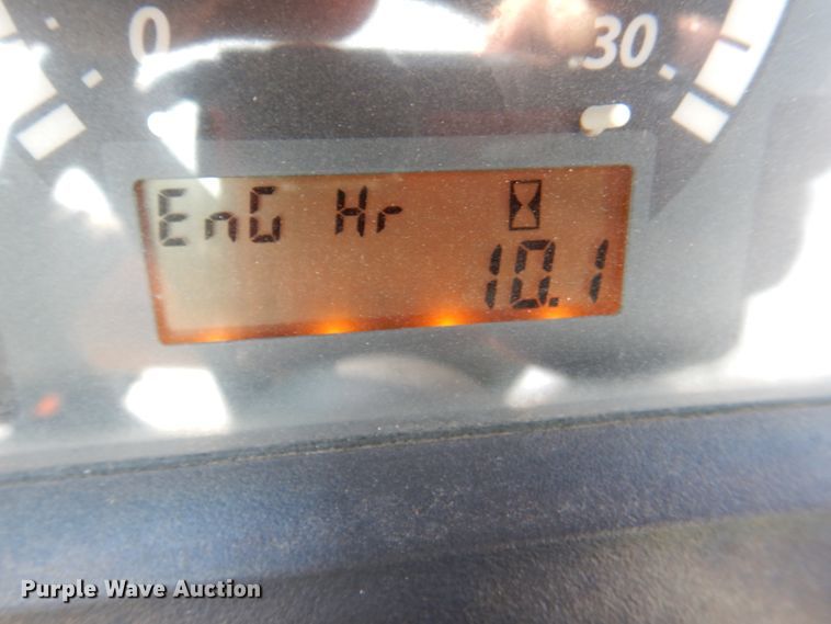 image for item IR9037 2017 John Deere 3025E  MFWD tractor