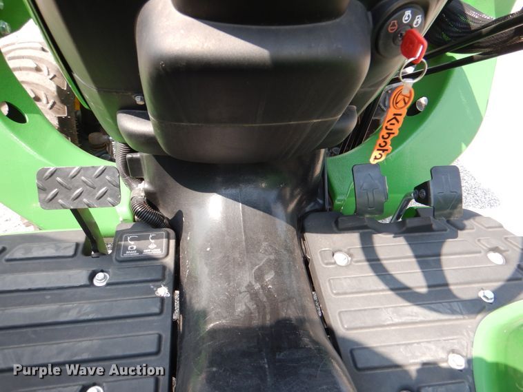 image for item IR9037 2017 John Deere 3025E  MFWD tractor
