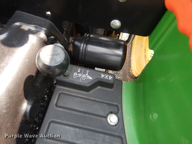 image for item IR9037 2017 John Deere 3025E  MFWD tractor