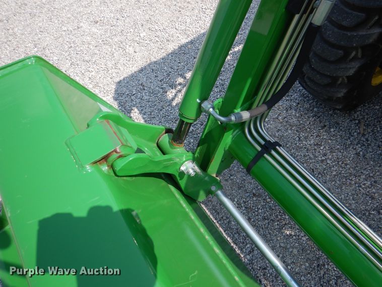 image for item IR9037 2017 John Deere 3025E  MFWD tractor