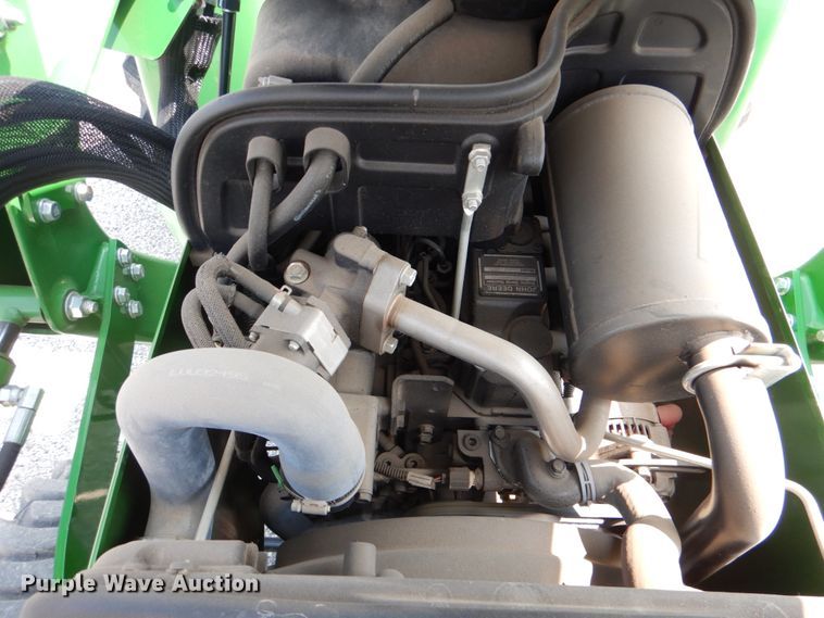 image for item IR9037 2017 John Deere 3025E  MFWD tractor