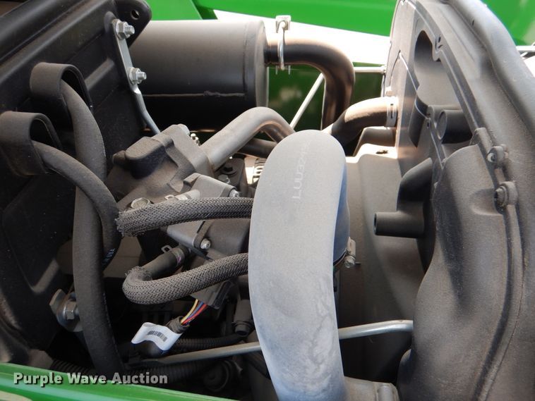 image for item IR9037 2017 John Deere 3025E  MFWD tractor