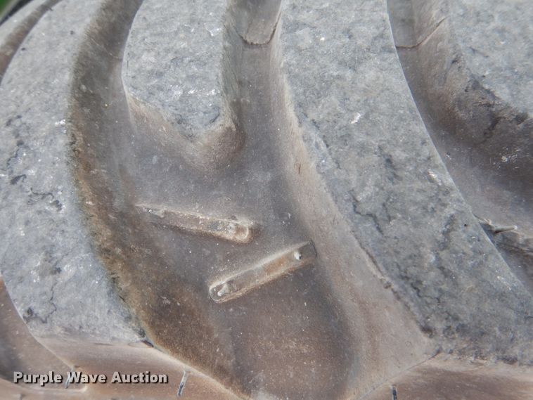 image for item IR9037 2017 John Deere 3025E  MFWD tractor