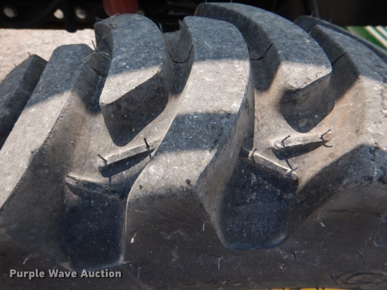 image for item IR9037 2017 John Deere 3025E  MFWD tractor