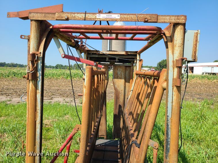 image for item IU9298 W-W  squeeze chute