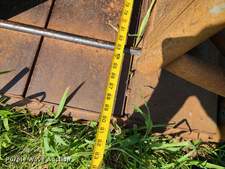 image for item IU9298 W-W  squeeze chute