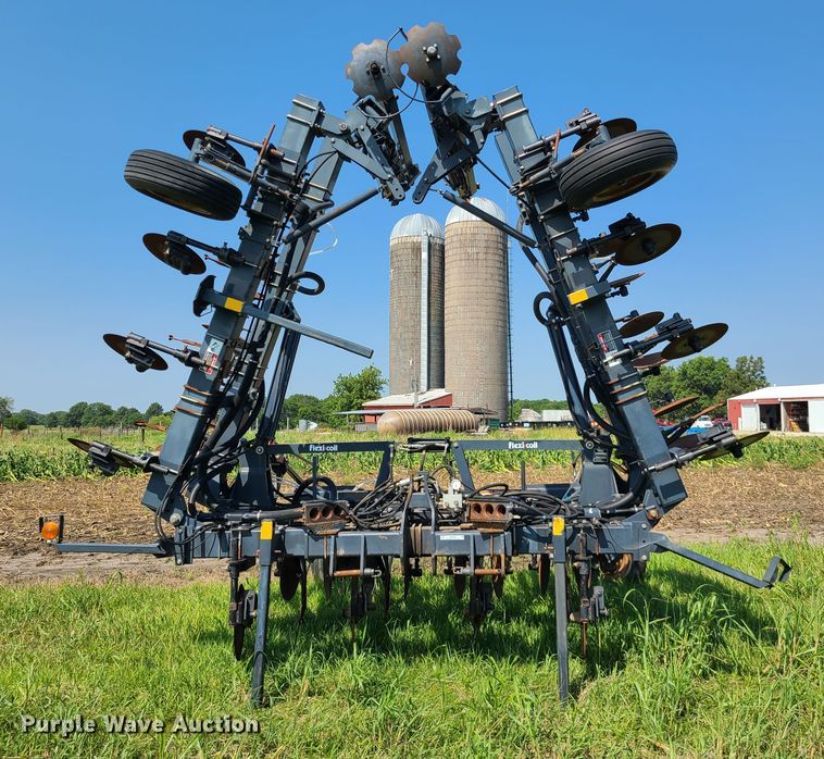 image for item IU9300 Flexi-Coil 8100  air seeder toolbar