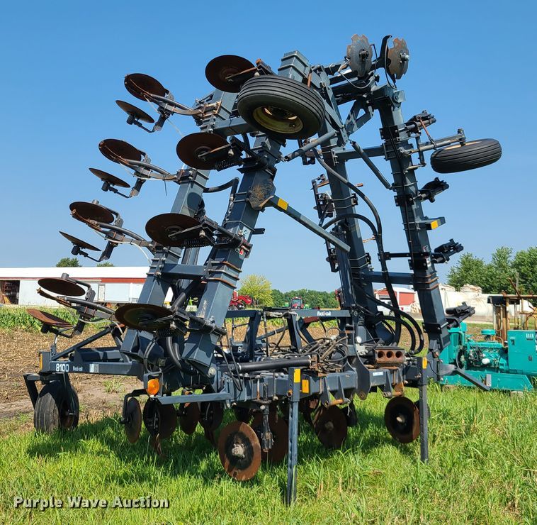 image for item IU9300 Flexi-Coil 8100  air seeder toolbar