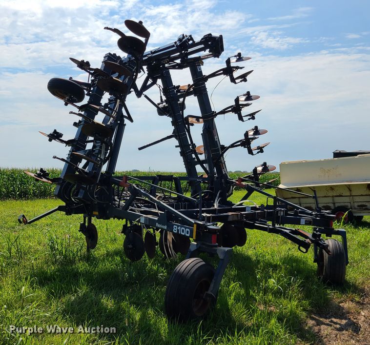 image for item IU9300 Flexi-Coil 8100  air seeder toolbar