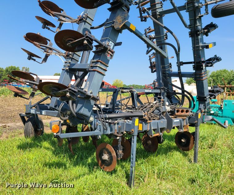 image for item IU9300 Flexi-Coil 8100  air seeder toolbar