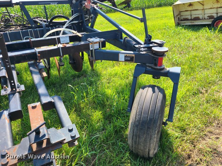 image for item IU9300 Flexi-Coil 8100  air seeder toolbar