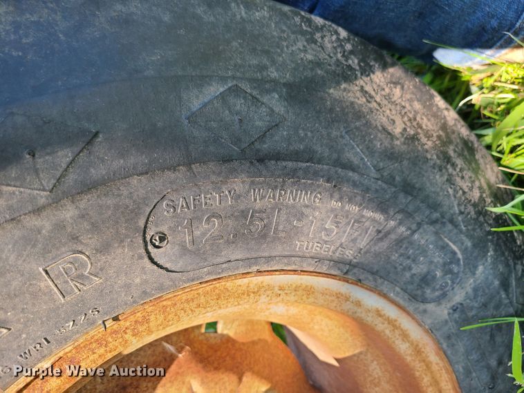 image for item IU9300 Flexi-Coil 8100  air seeder toolbar