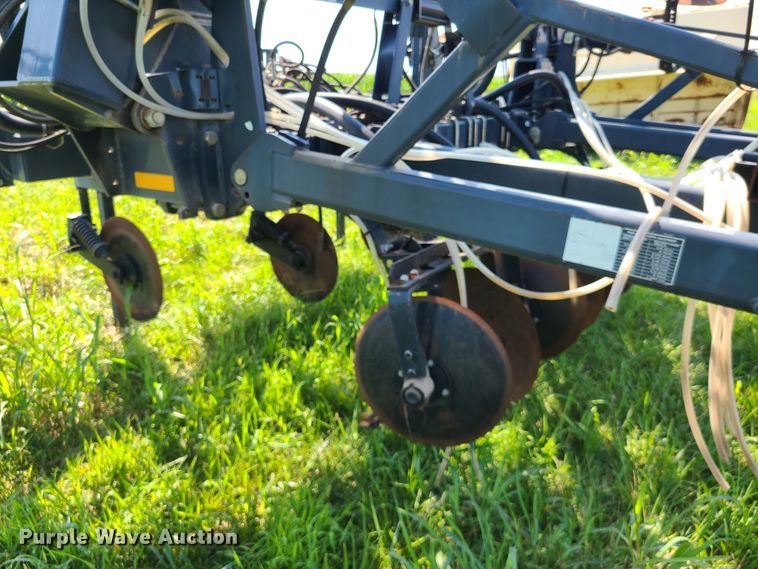 image for item IU9300 Flexi-Coil 8100  air seeder toolbar