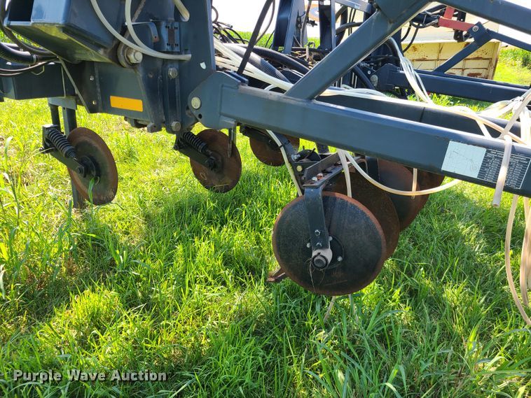 image for item IU9300 Flexi-Coil 8100  air seeder toolbar