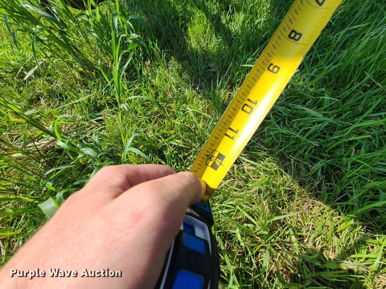 image for item IU9300 Flexi-Coil 8100  air seeder toolbar