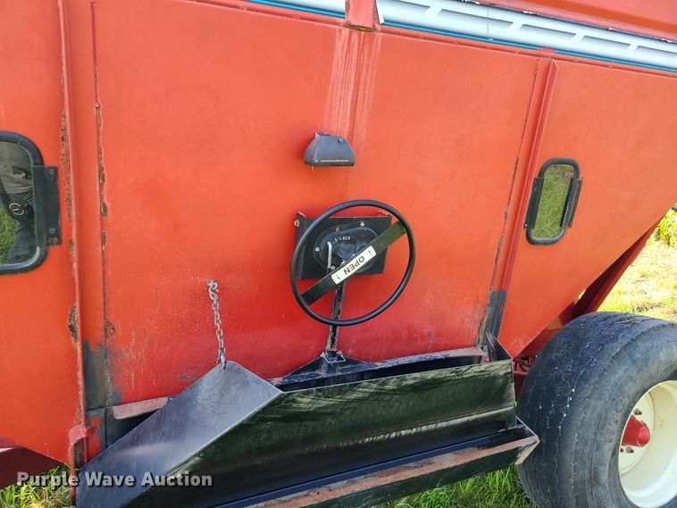 image for item IU9303 Brent 544  gravity wagon