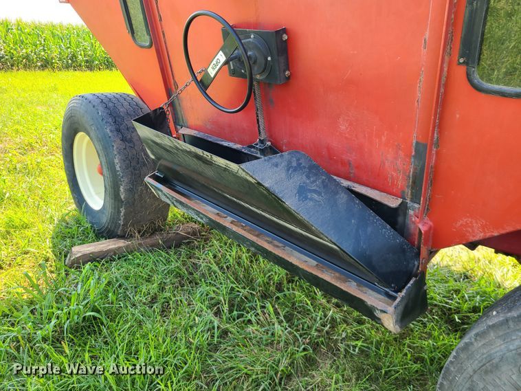 image for item IU9303 Brent 544  gravity wagon