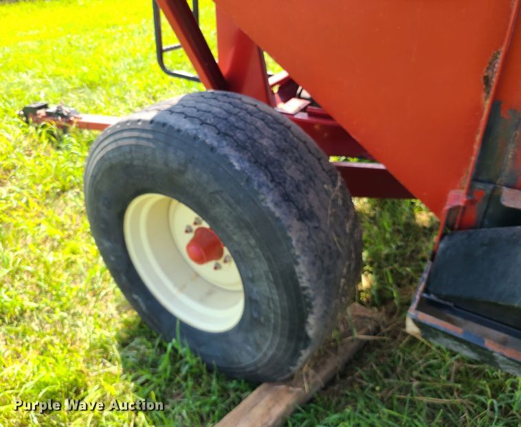 image for item IU9303 Brent 544  gravity wagon