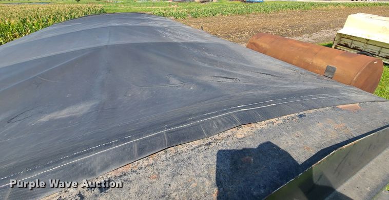 image for item IU9303 Brent 544  gravity wagon