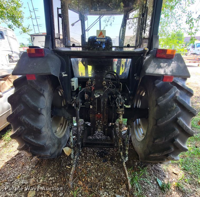 image for item IU9337 1995 White 6085  tractor