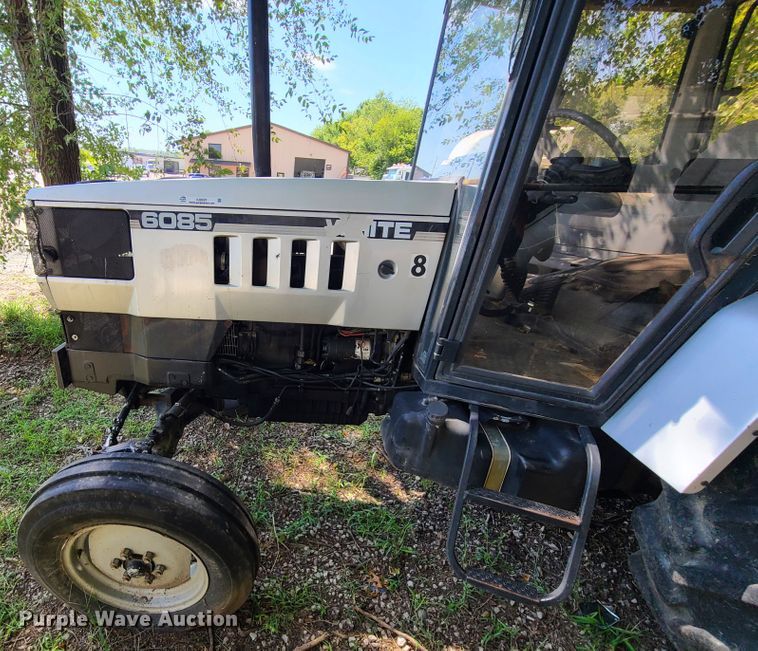 image for item IU9337 1995 White 6085  tractor