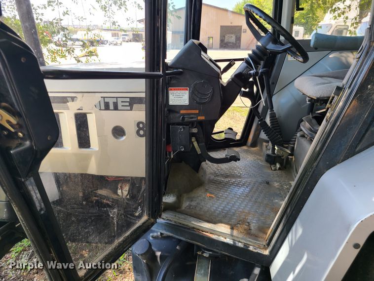 image for item IU9337 1995 White 6085  tractor