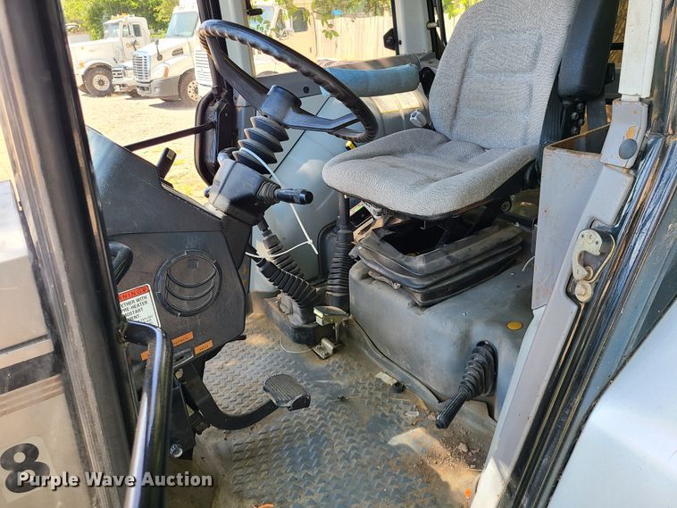 image for item IU9337 1995 White 6085  tractor