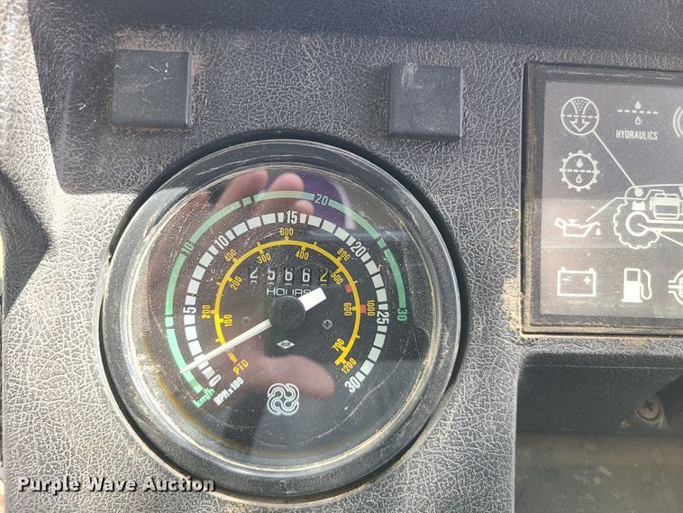 image for item IU9337 1995 White 6085  tractor