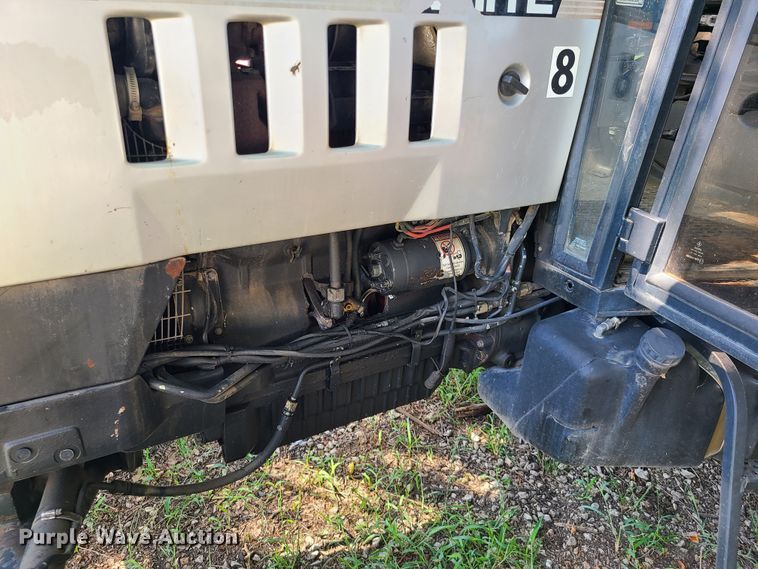 image for item IU9337 1995 White 6085  tractor