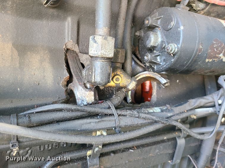 image for item IU9337 1995 White 6085  tractor