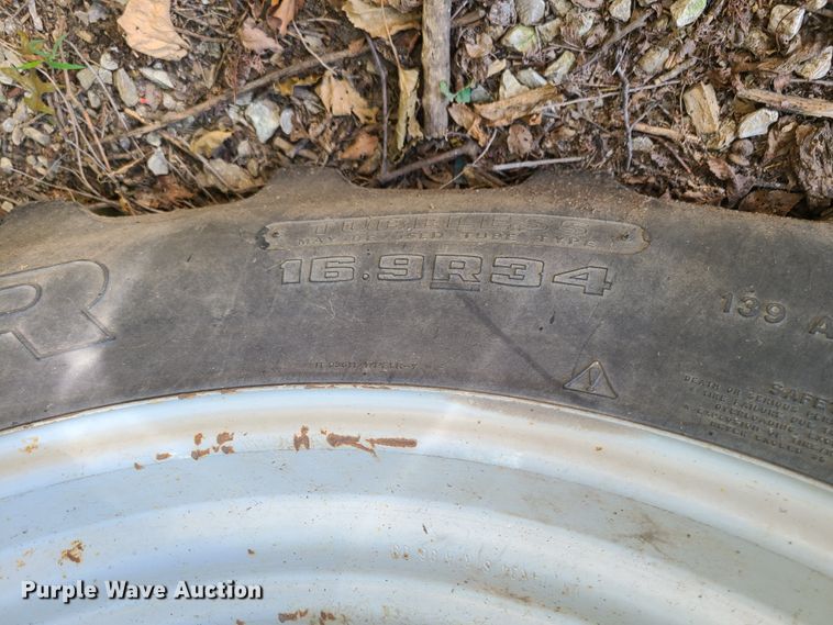 image for item IU9337 1995 White 6085  tractor