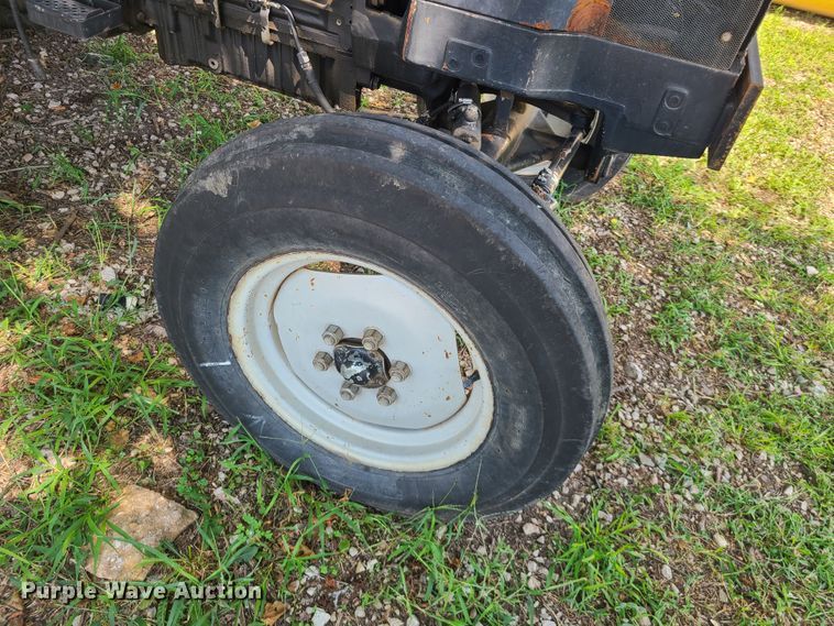 image for item IU9337 1995 White 6085  tractor