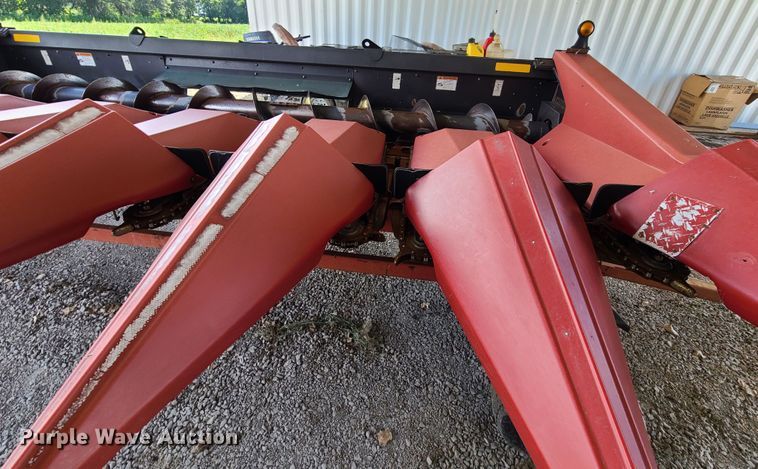 image for item IU9395 2006 Drago N6TR  corn head