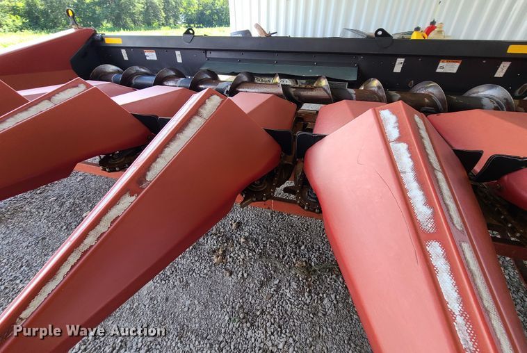 image for item IU9395 2006 Drago N6TR  corn head