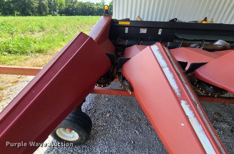 image for item IU9395 2006 Drago N6TR  corn head