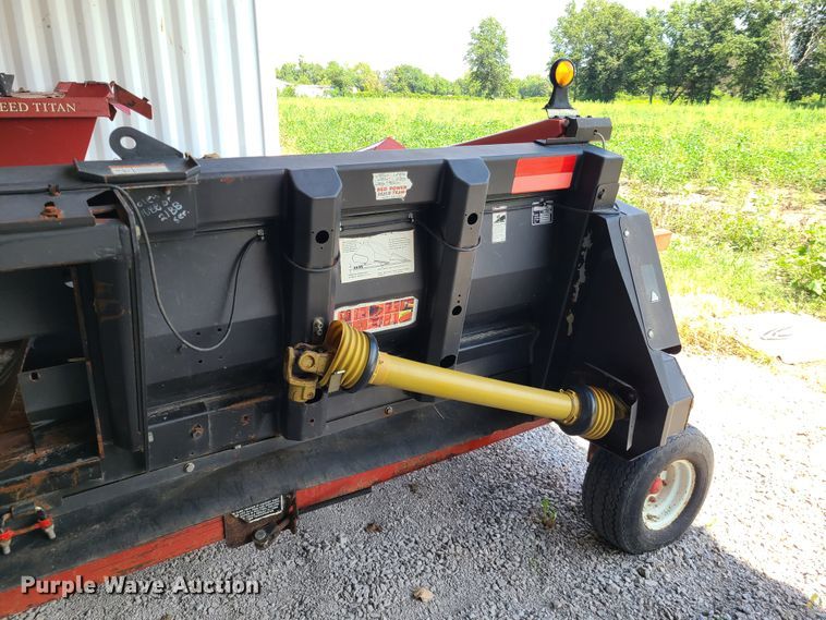 image for item IU9395 2006 Drago N6TR  corn head