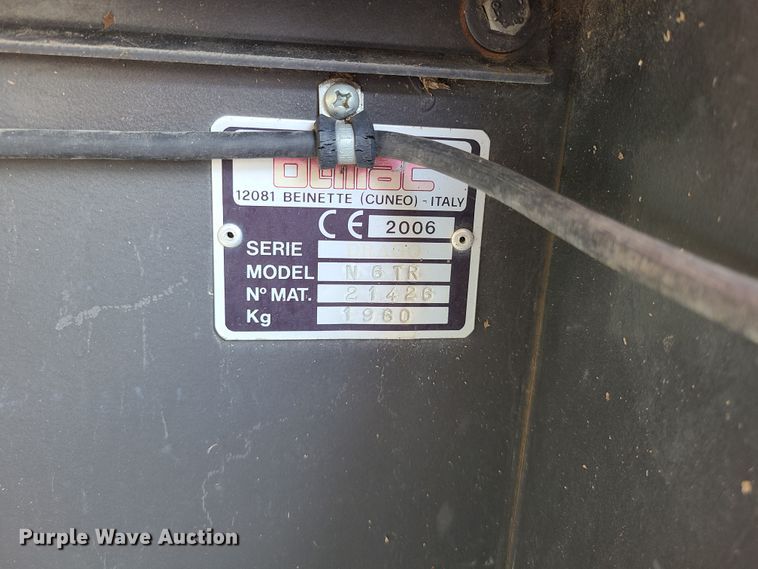 image for item IU9395 2006 Drago N6TR  corn head