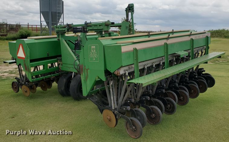 image for item IX9974 1990 Great Plains Solid Stand 24  grain drill