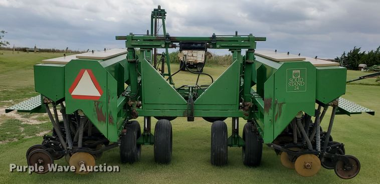 image for item IX9974 1990 Great Plains Solid Stand 24  grain drill