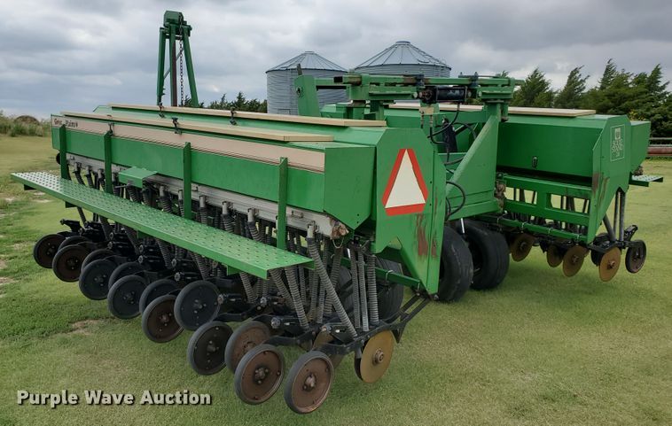 image for item IX9974 1990 Great Plains Solid Stand 24  grain drill
