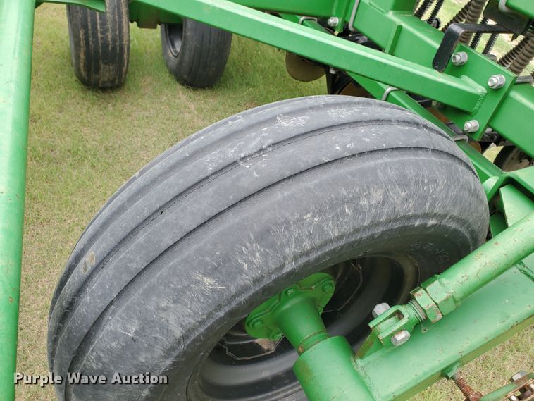 image for item IX9974 1990 Great Plains Solid Stand 24  grain drill