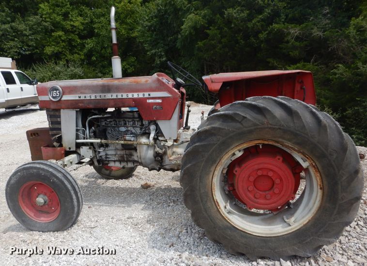 image for item JI9460 1966 Massey Ferguson 165  tractor