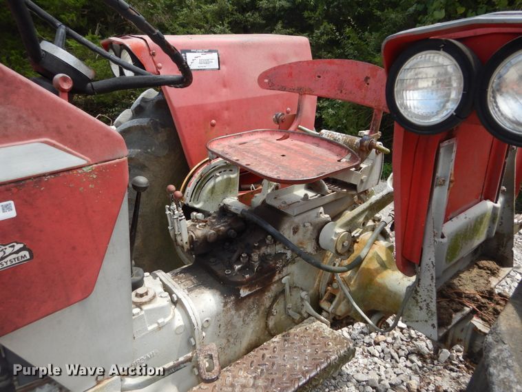 image for item JI9460 1966 Massey Ferguson 165  tractor